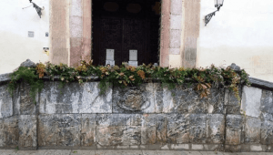 Decoración de puertas iglesia